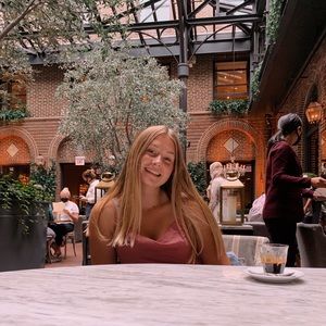 Meet your Posher, Jenna